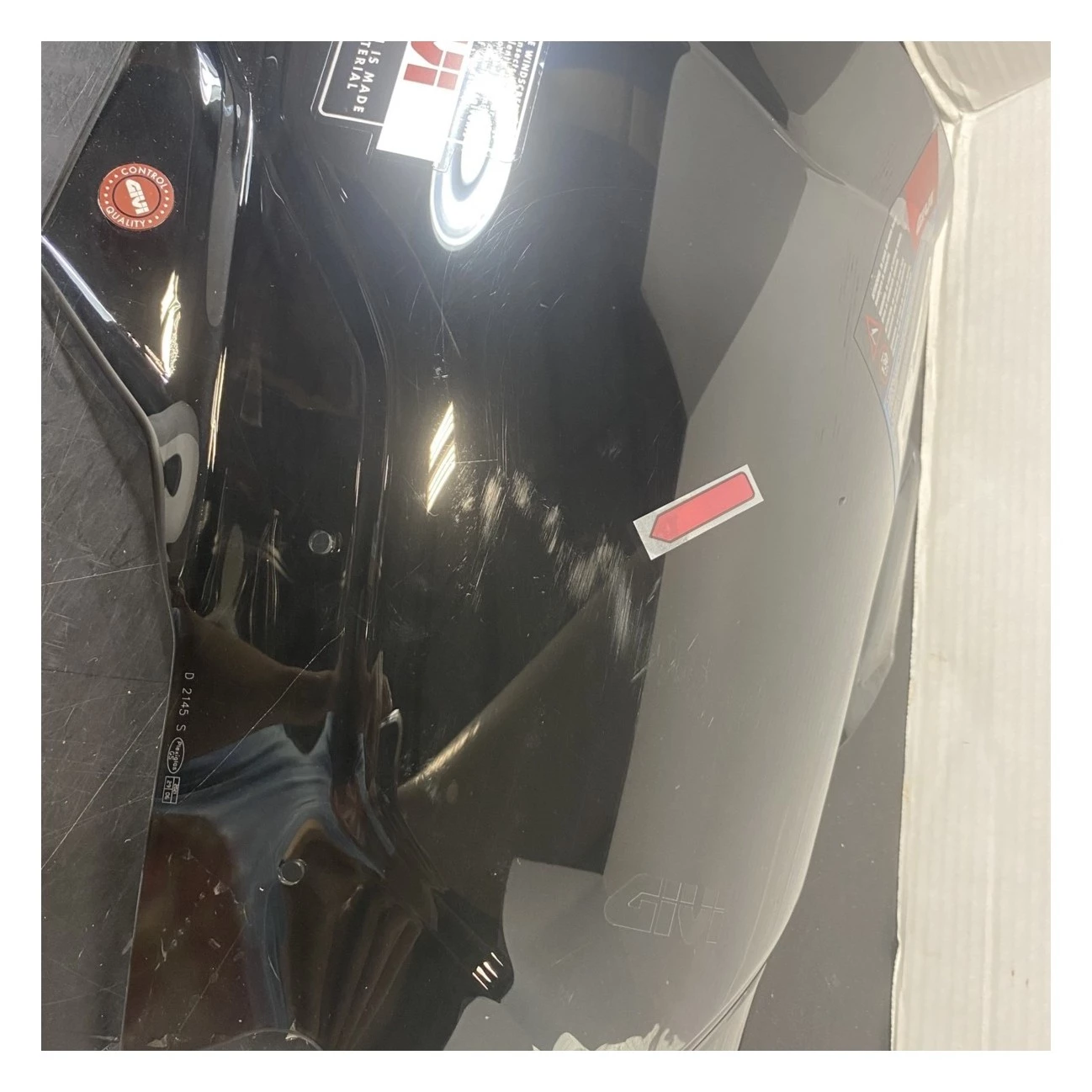 Givi D2145S / D2145ST Windscreen Yamaha Tenere 700 2021-2022 Smoke / Sport Windscreen [Blemished - Good] - Image 5