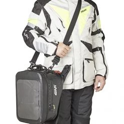 Givi GRT715 Gravel-T Waterproof 20L Tank Bag 13 Givi GRT715 Gravel-T Waterproof 20L Tank Bag -Givi Sales Store givi grt715 gravel t waterproof20 l tank bag 11