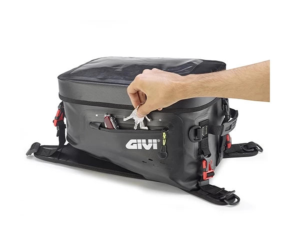 Givi GRT715 Gravel-T Waterproof 20L Tank Bag 6 Givi GRT715 Gravel-T Waterproof 20L Tank Bag - Image 4