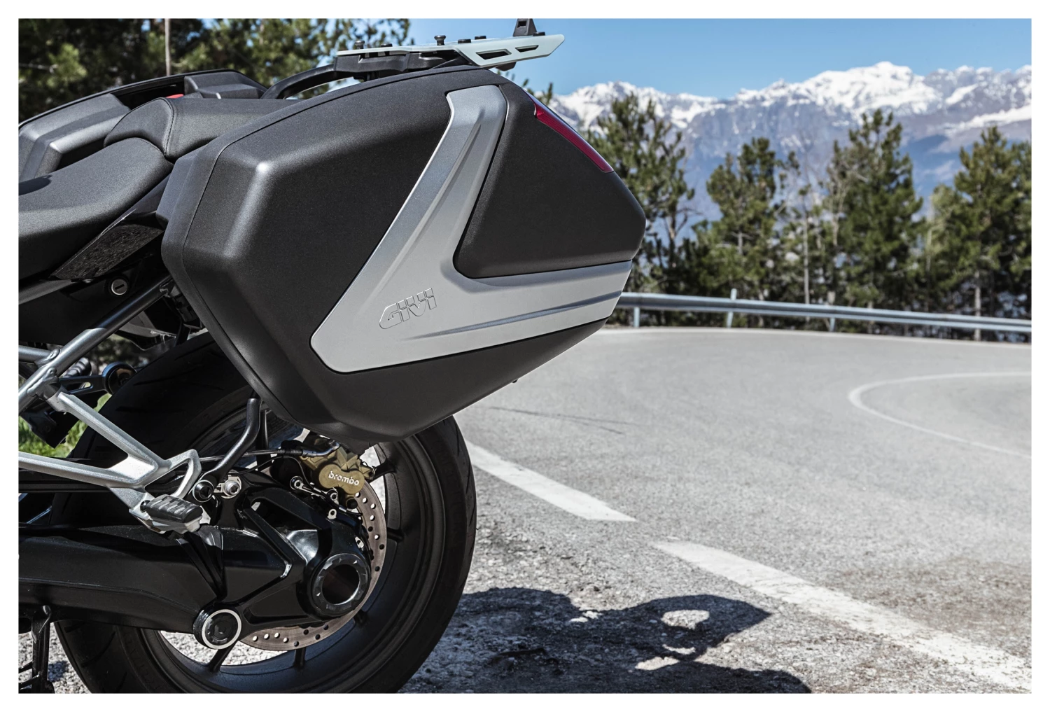 Givi V37 Side Cases 13 Givi V37 Side Cases - Image 11