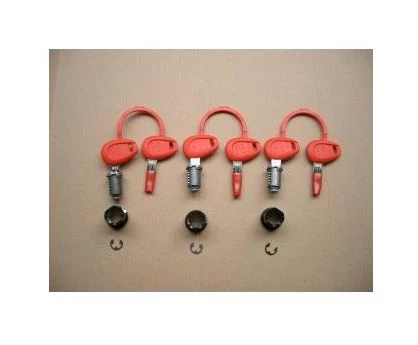 Givi Z140R / Z227 / Z228 / Z1382 Red / Silver Key Lock Set 6 Givi Z140R / Z227 / Z228 / Z1382 Red / Silver Key Lock Set - Image 4